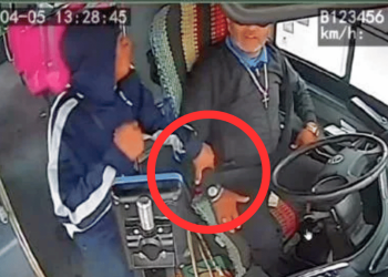 Imágenes De Como El Pasajero Agrede a Chofer De La Ruta 228 En Guadalupe Tras Discusión • Guadalupe Informa