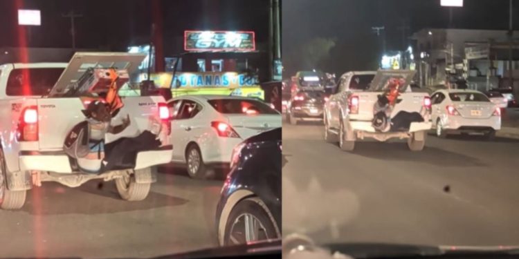 Viajar-colgado-de-una-camioneta-en-eloy-cavazos • Guadalupe Informa Hombre Viaja Colgado De Camioneta En Eloy Cavazos • Guadalupe Informa