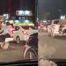 Hombre Viaja Colgado De Camioneta En Eloy Cavazos • Guadalupe Informa